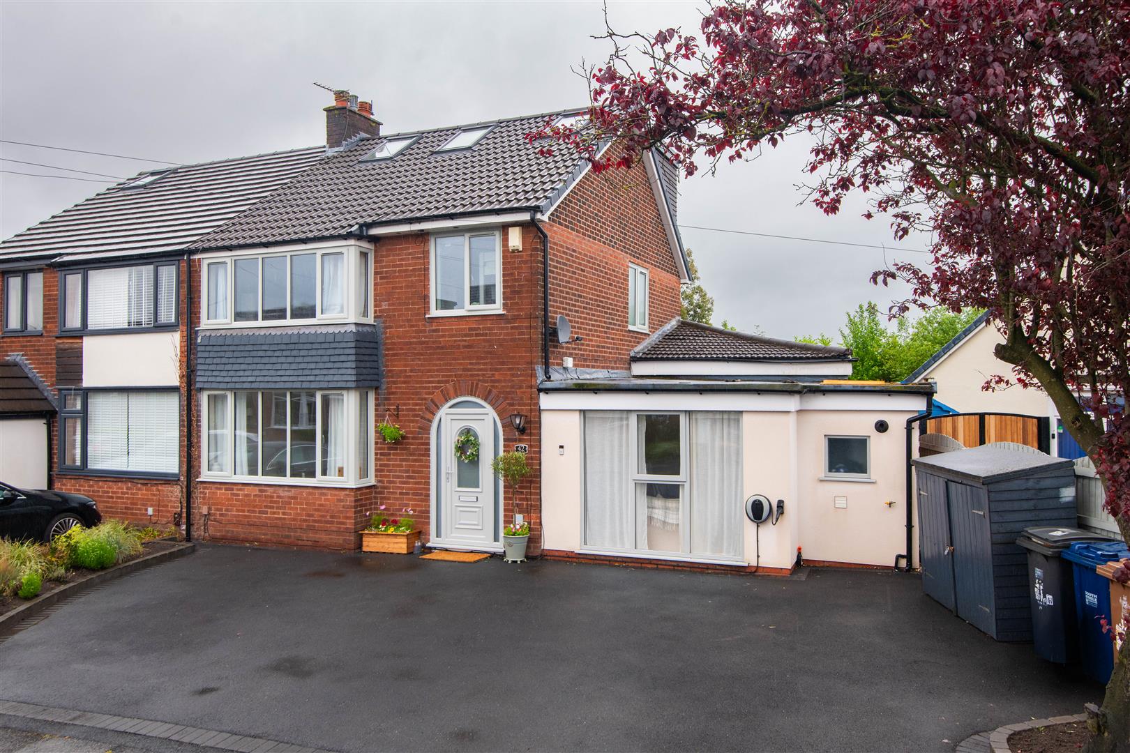 4 bed property in Albany Drive, Preston